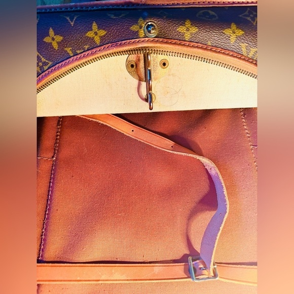 LOUIS VUITTON 1960s Vintage Suitcase Bag  | Great for Dresses & Suits π€©πβ - Picture 3 of 15